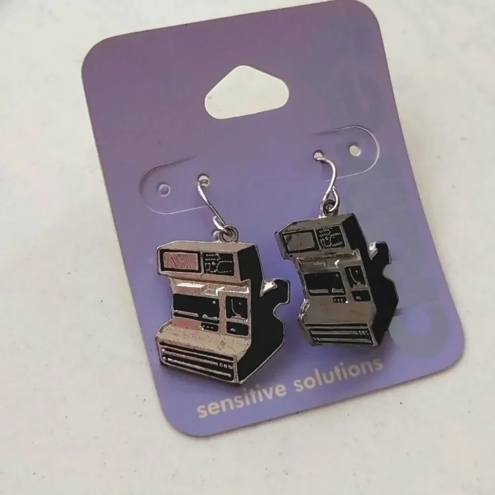 Claires|  earrings polaroid camera - Picture 4 of 4